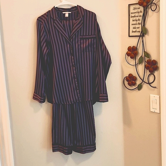 Victoria Secret Satan Silky Black & Gray Long Pajamas Set Medium - Picture 1 of 3